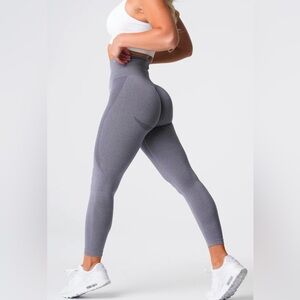 NVGTN Contour Leggings in grey